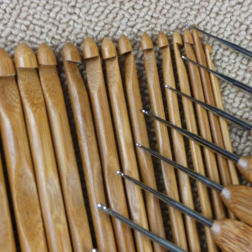 مجموعة من 12 قطعة من إبر الحيا - مراجعة Wooden Crochet Hooks Ergonomic Handle وسعره
